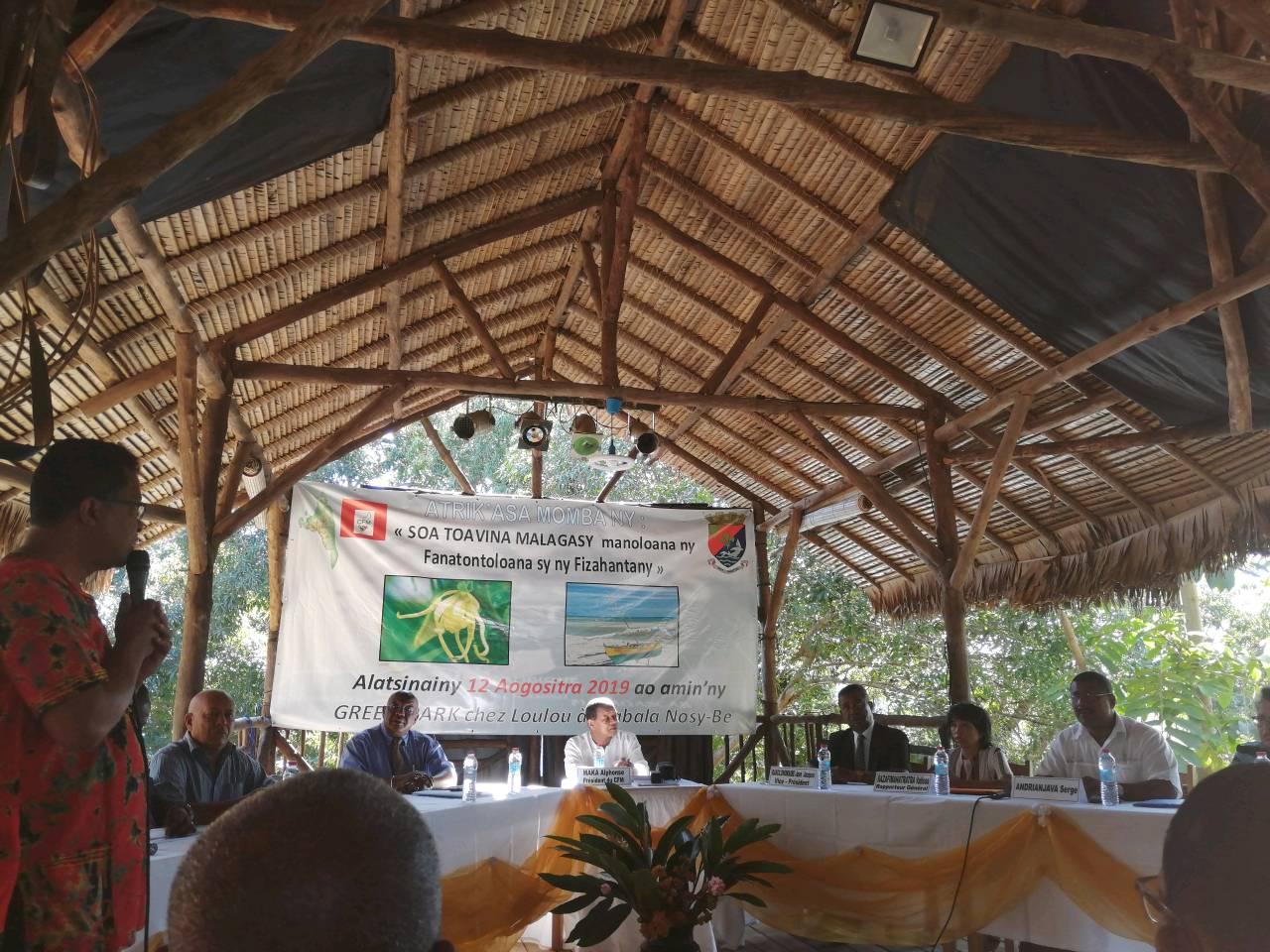 les participants à l’atelier sur « le ‘Soatoavina malagasy’ et le Tourisme » ( Nosy-Be, le 12 août 2019)